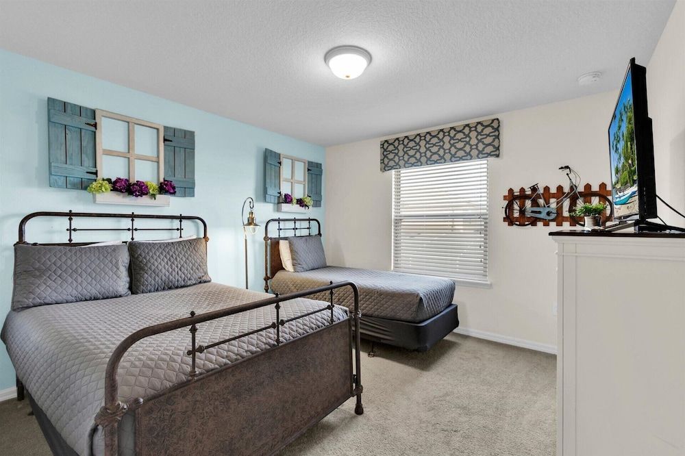 House, Multiple Beds, Pool Access (RHS9030)