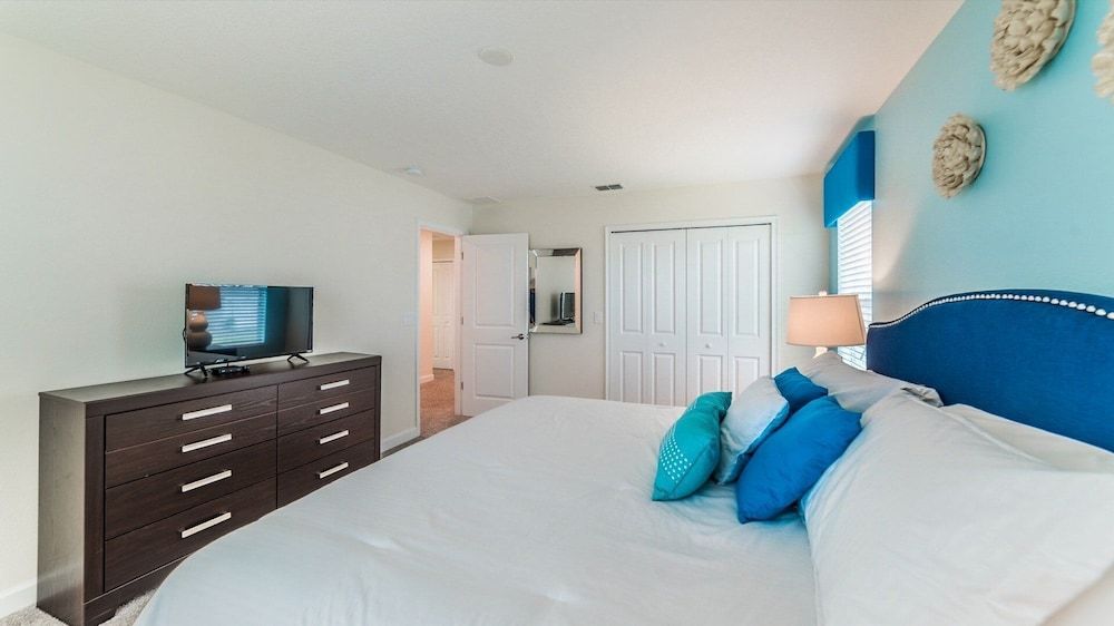 House, Multiple Beds, Pool Access (SHD4742)