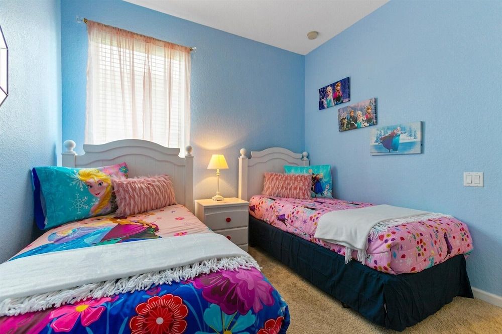 House, Multiple Beds, Pool Access (MNL2678)