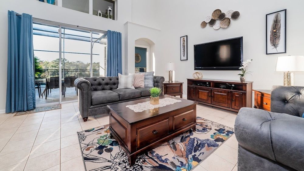 House, Multiple Beds, Pool Access (SP8135)