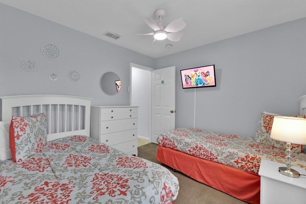 House, Multiple Beds, Pool Access (WP2244)