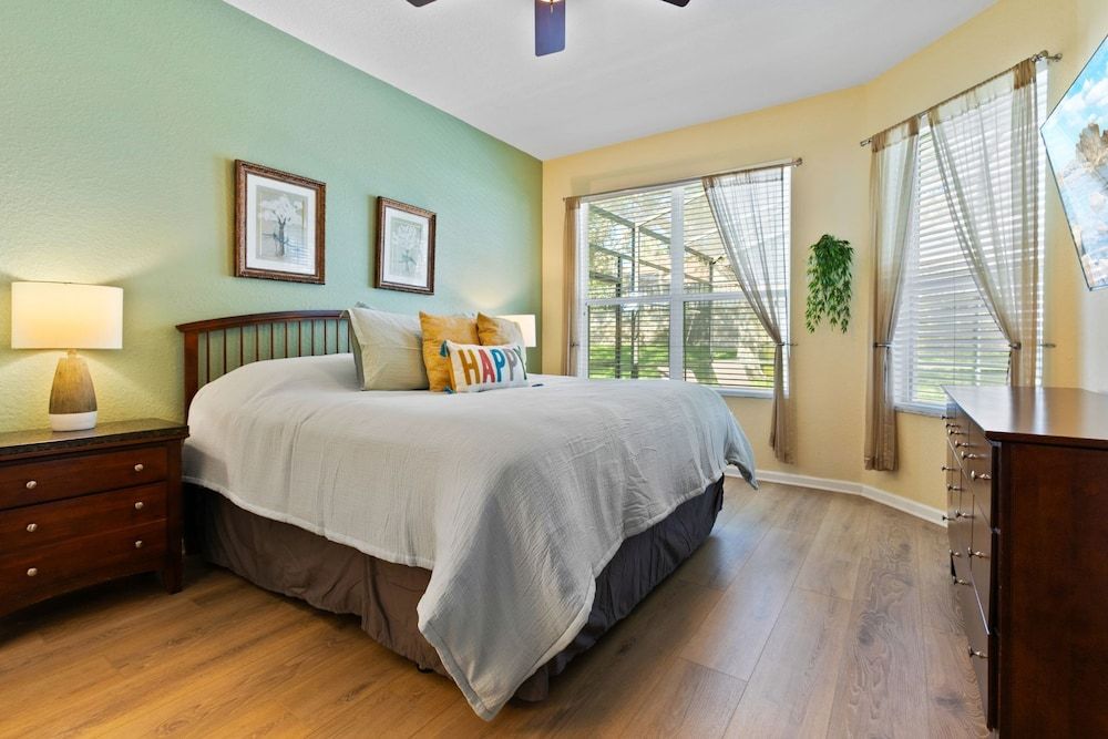 House, Multiple Beds, Pool Access (DVL2638)