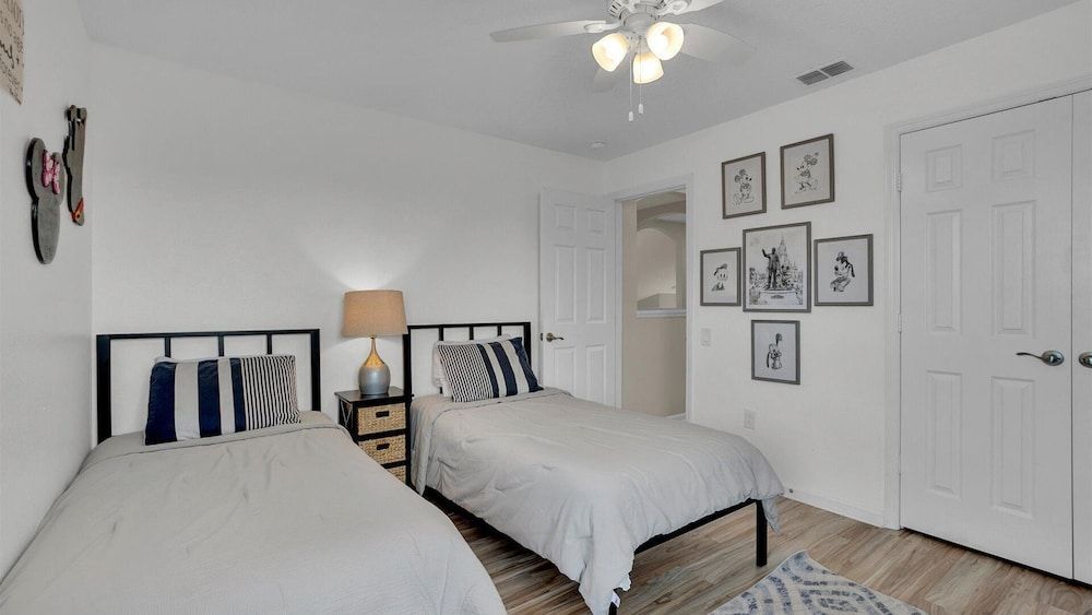 House, Multiple Beds, Pool Access (FP8176)