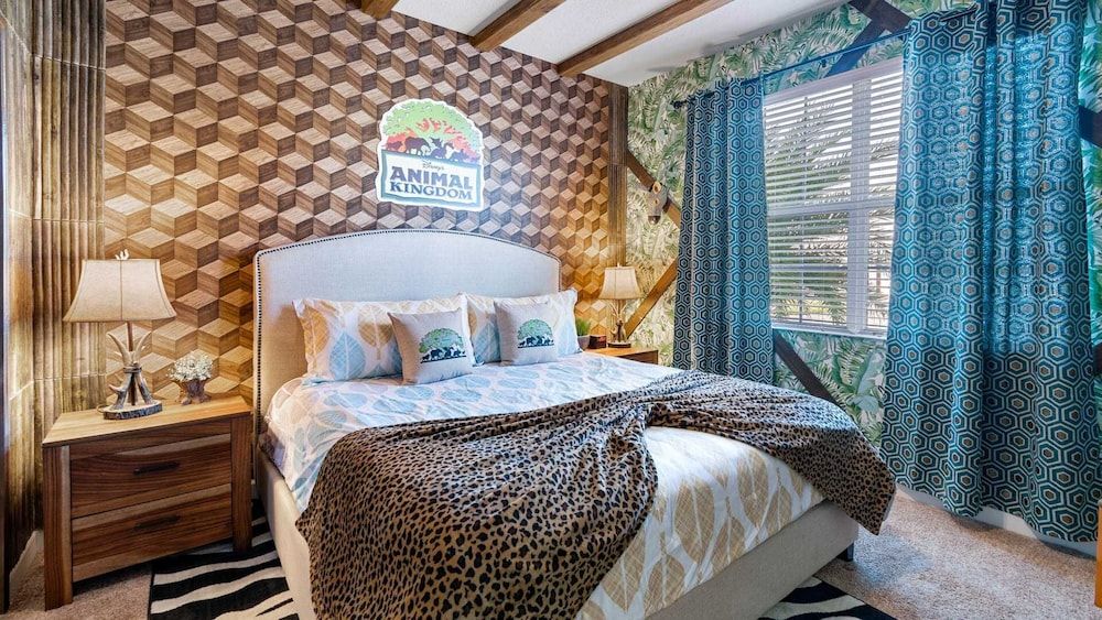 House, Multiple Beds, Pool Access (SHD4720)