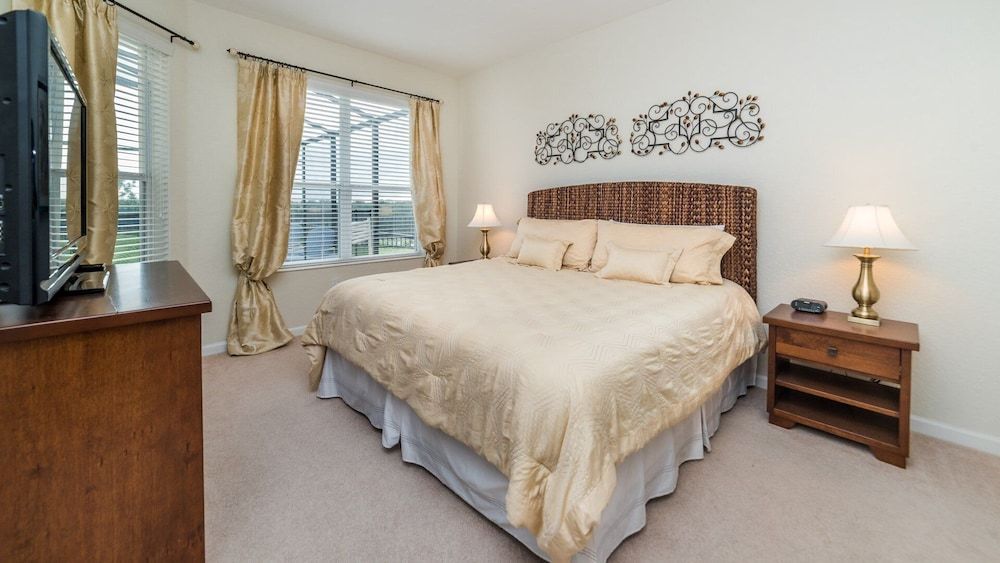 House, Multiple Beds, Pool Access (AF2566)