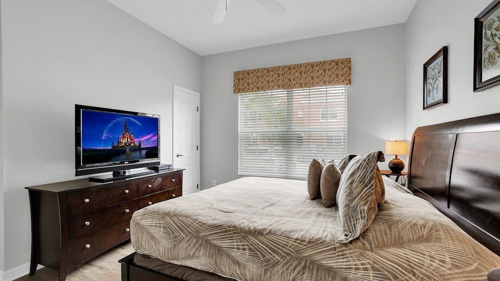 House, Multiple Beds, Pool Access (MAP8975)