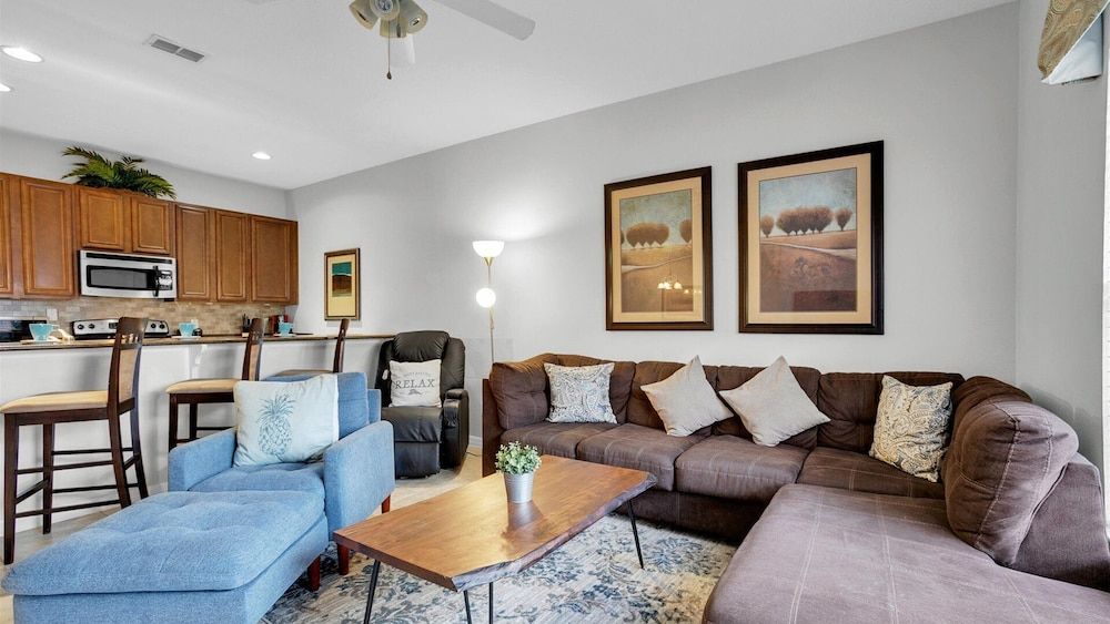 House, Multiple Beds, Pool Access (MAP8975)