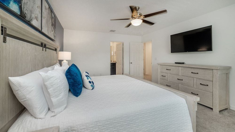 House, Multiple Beds, Pool Access (CBP2166)