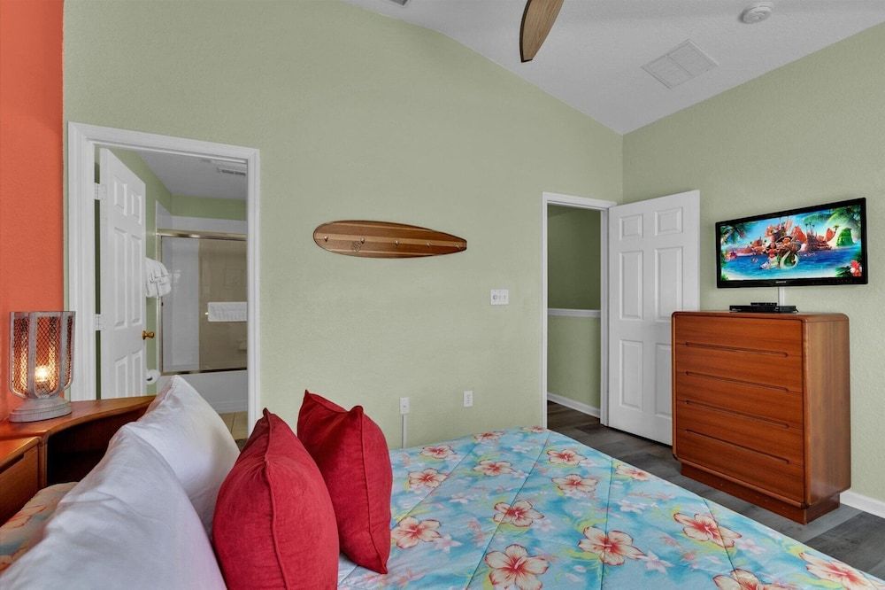 House, Multiple Beds, Pool Access (MSW2549)