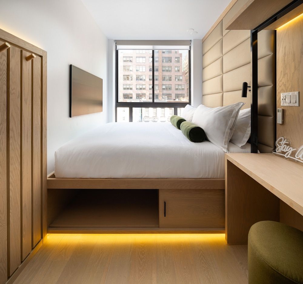 Superior, Midtown Serenity King Room