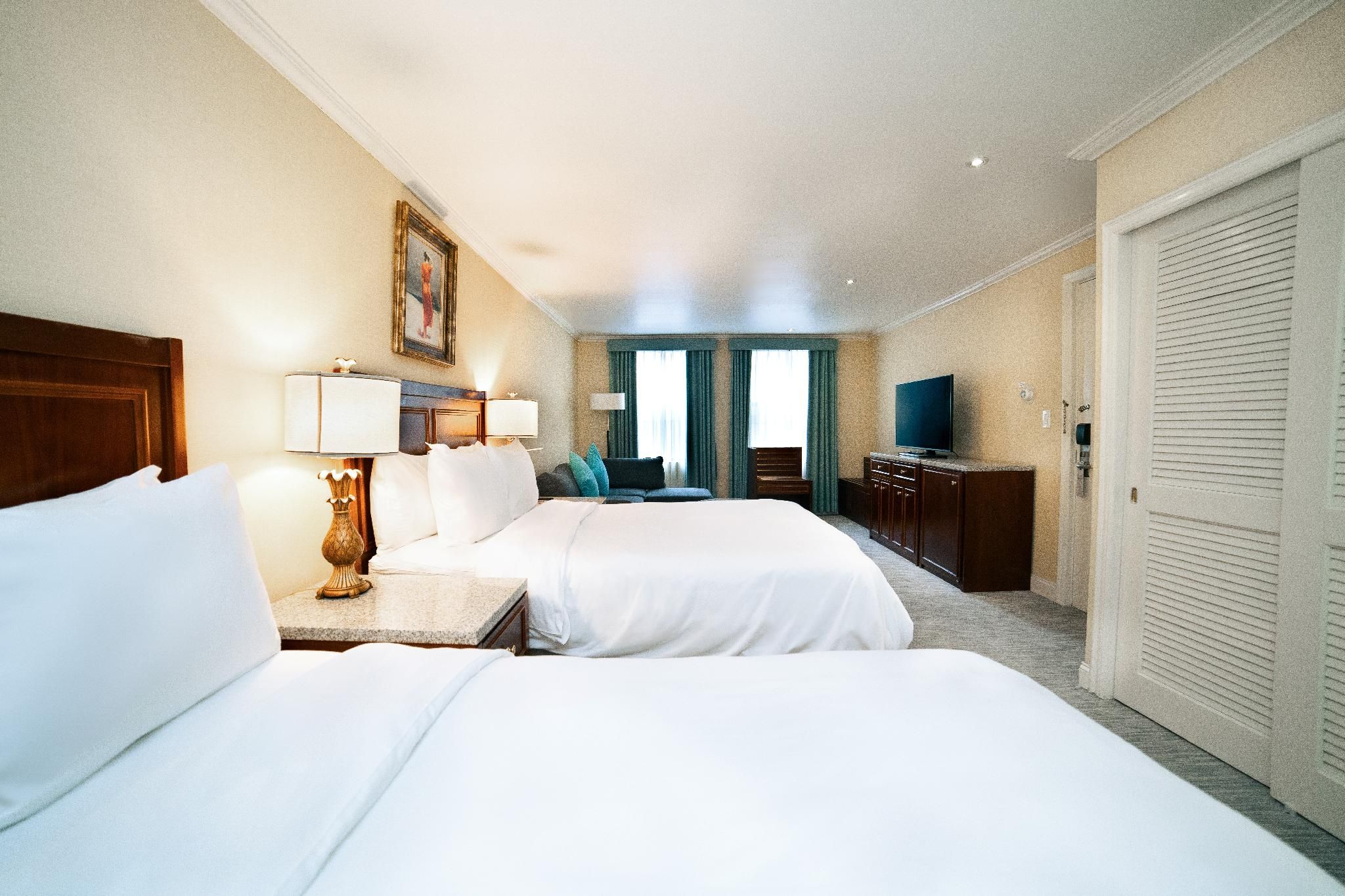 High Floor - 2 Full Beds Suite