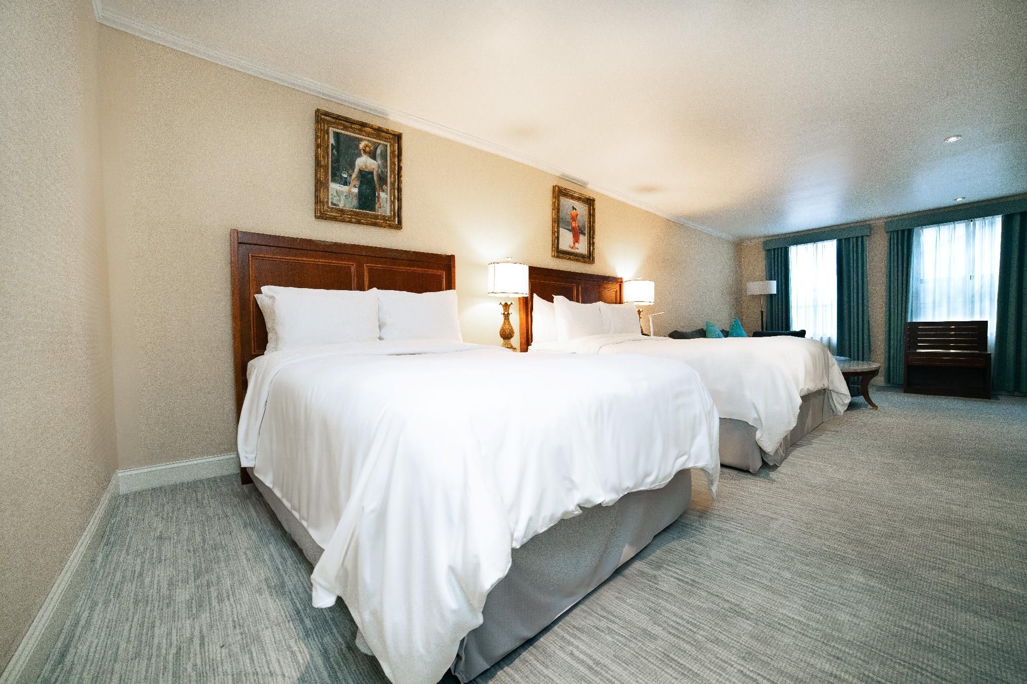 High Floor - 2 Full Beds Suite