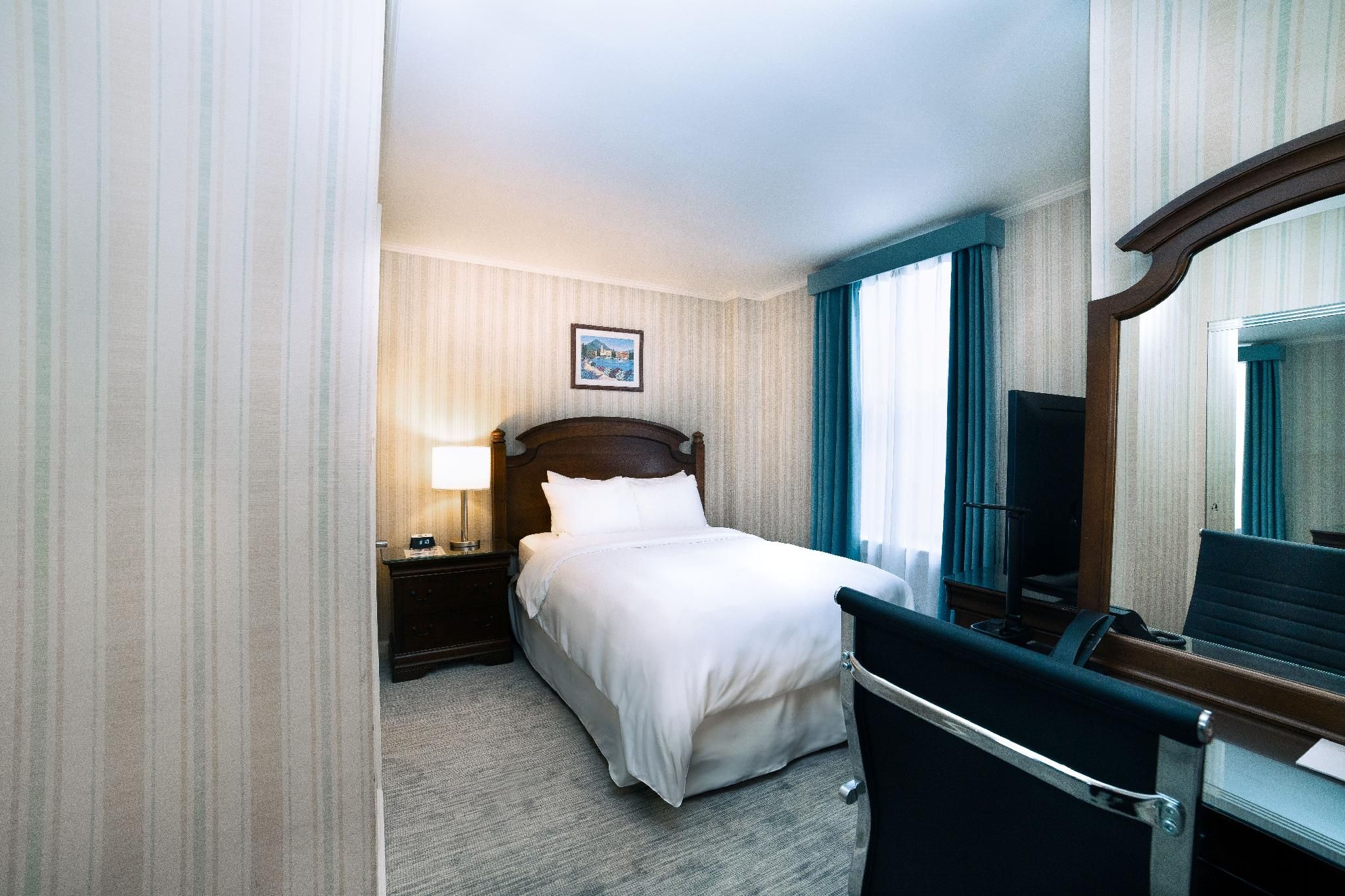 High Floor - 1 Full Bed