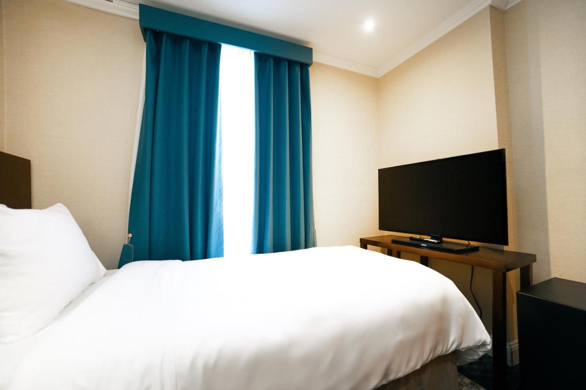 1 Single Bed
