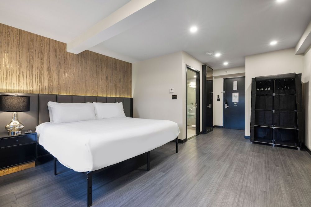 Superior Room, 1 King Bed