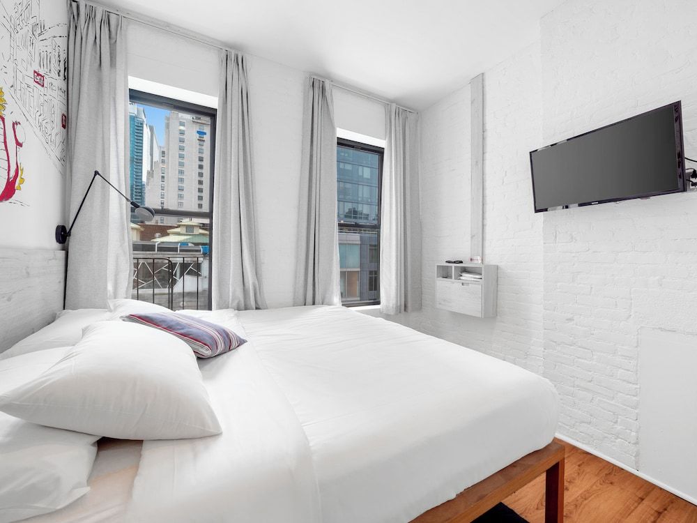 1 King Bed Room