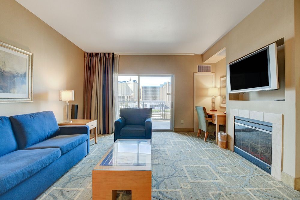 Sapphire Skyline Premium Suite Signature Suite