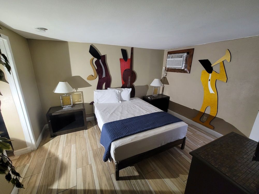 Deluxe Suite