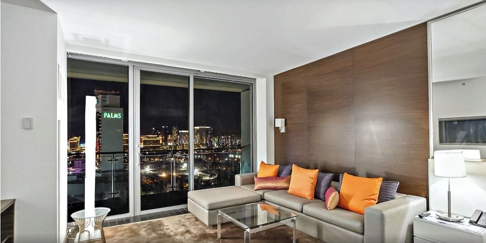 Ava's Suite 37th FLR PALMS PLACE Deluxe Studio, City View 13