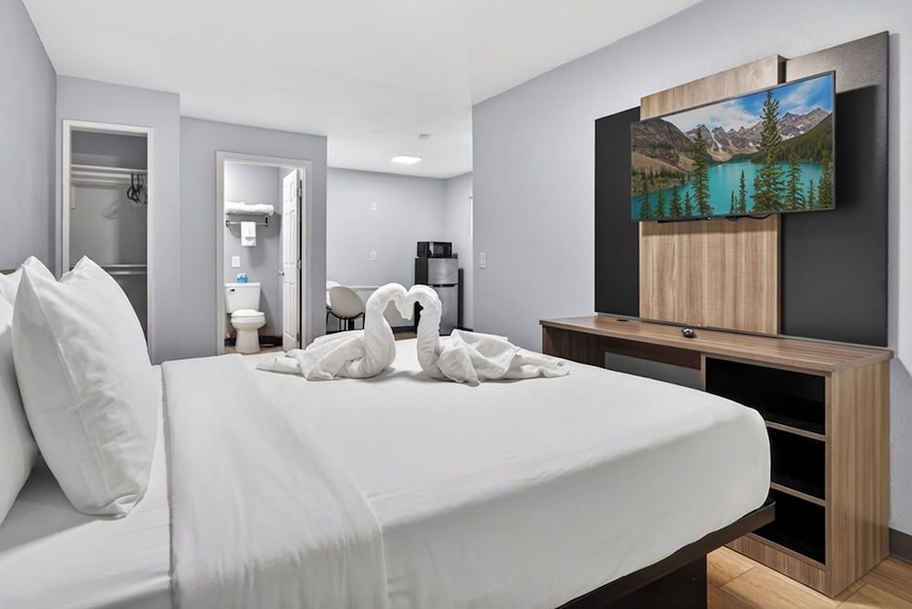 Rodeway Inn Las Vegas Fremont Street Standard Room, 1 Queen Bed, Non Smoking 4