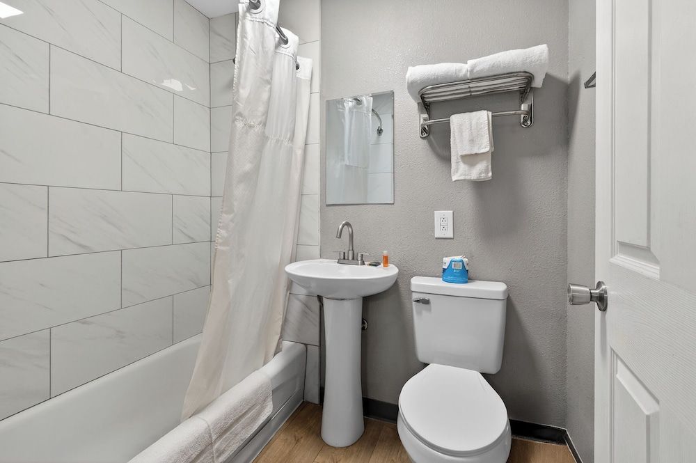 Rodeway Inn Las Vegas Fremont Street Standard Room, 1 Queen Bed, Non Smoking 9