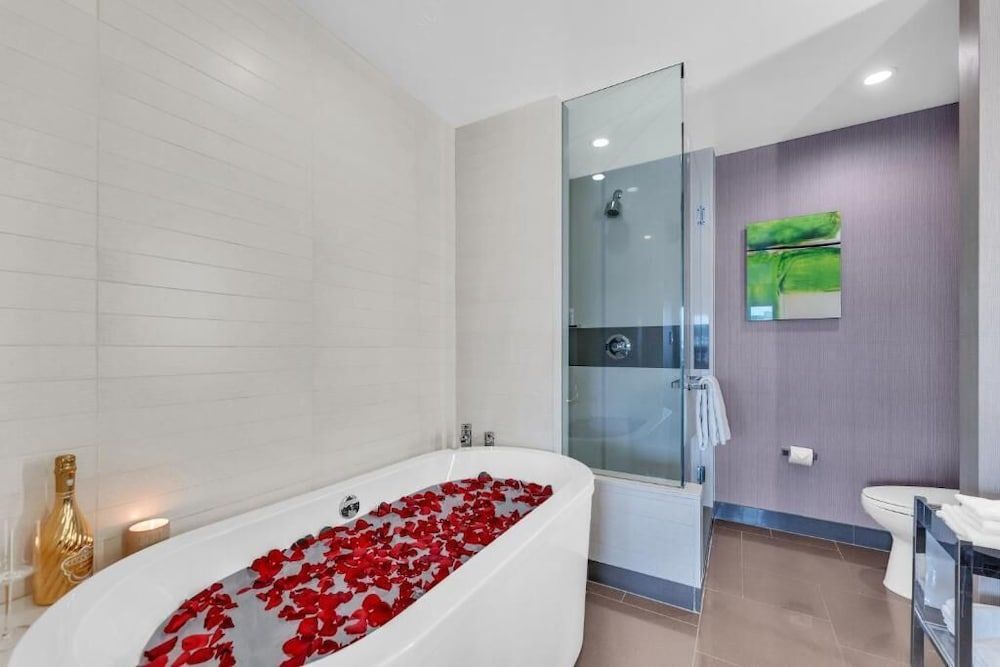 Gorgeous Suites Vdara Deluxe Studio Suite 9