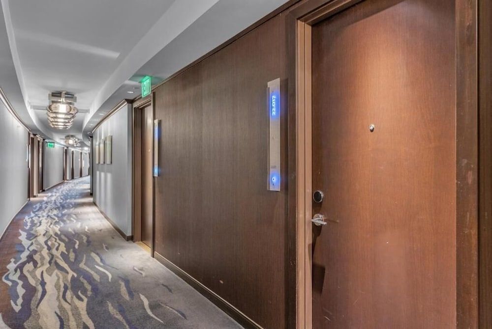 Gorgeous Suites Vdara Deluxe Studio Suite 11