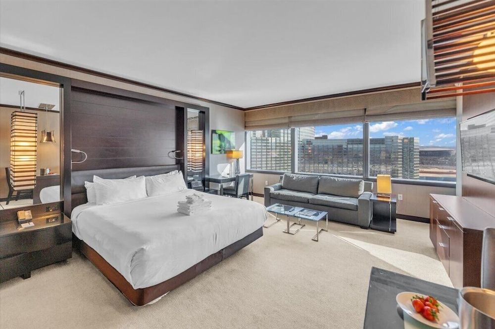 Gorgeous Suites Vdara Deluxe Studio Suite 3