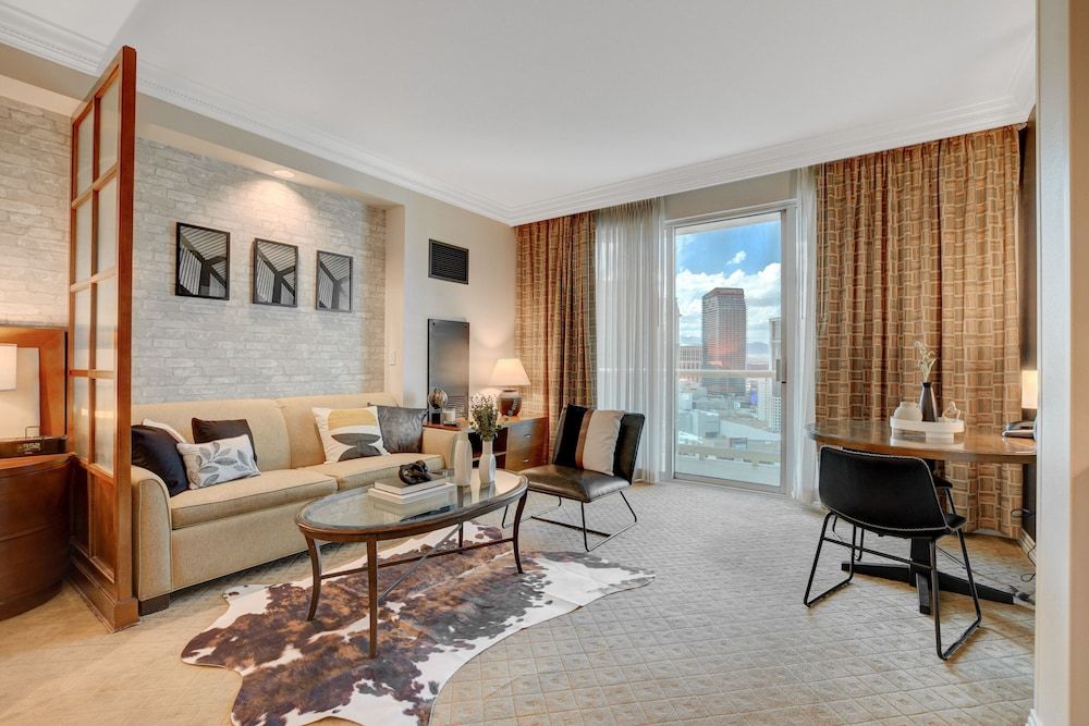 Studio 25 HIGH FLR MGM Signature Balcony