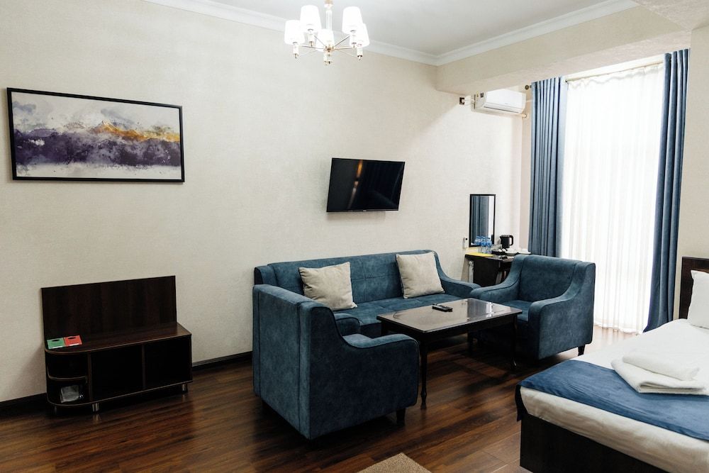 Ravan hotel Comfort Triple Room 5