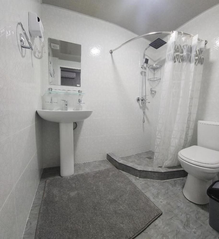 Room4you Comfort Triple Room, Lanai, Courtyard View 5