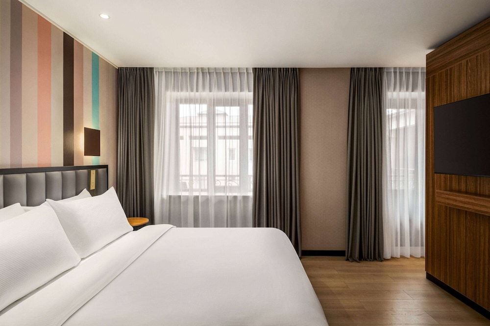 Ramada Encore By Wyndham Tashkent Standard Room, 1 King Bed 3