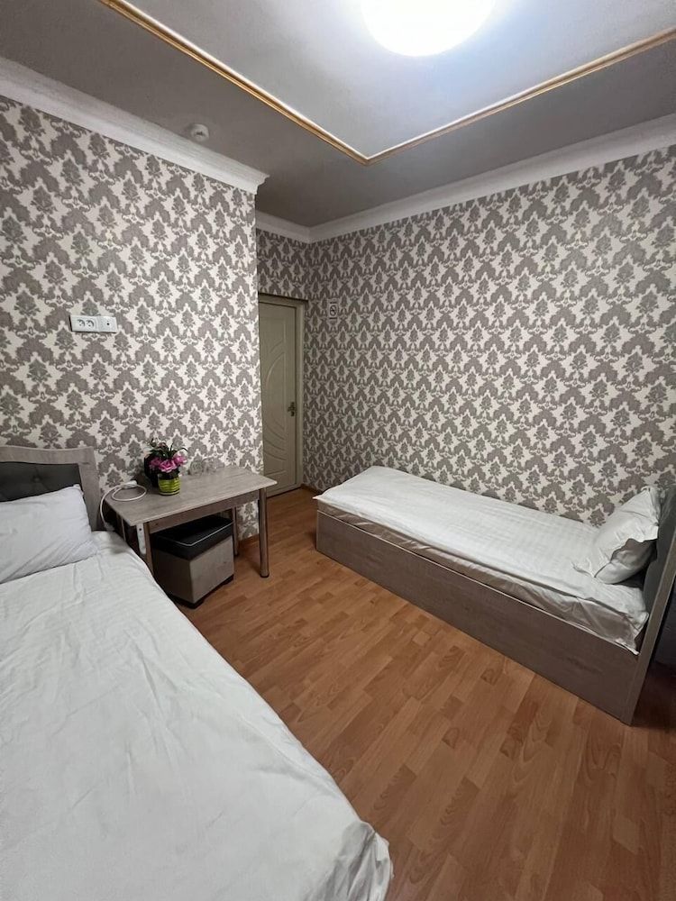 Diyora Hostel Economy Room, Shared Bathroom 4