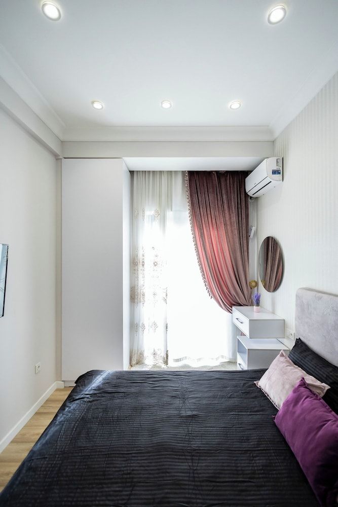 Family Condo, City View