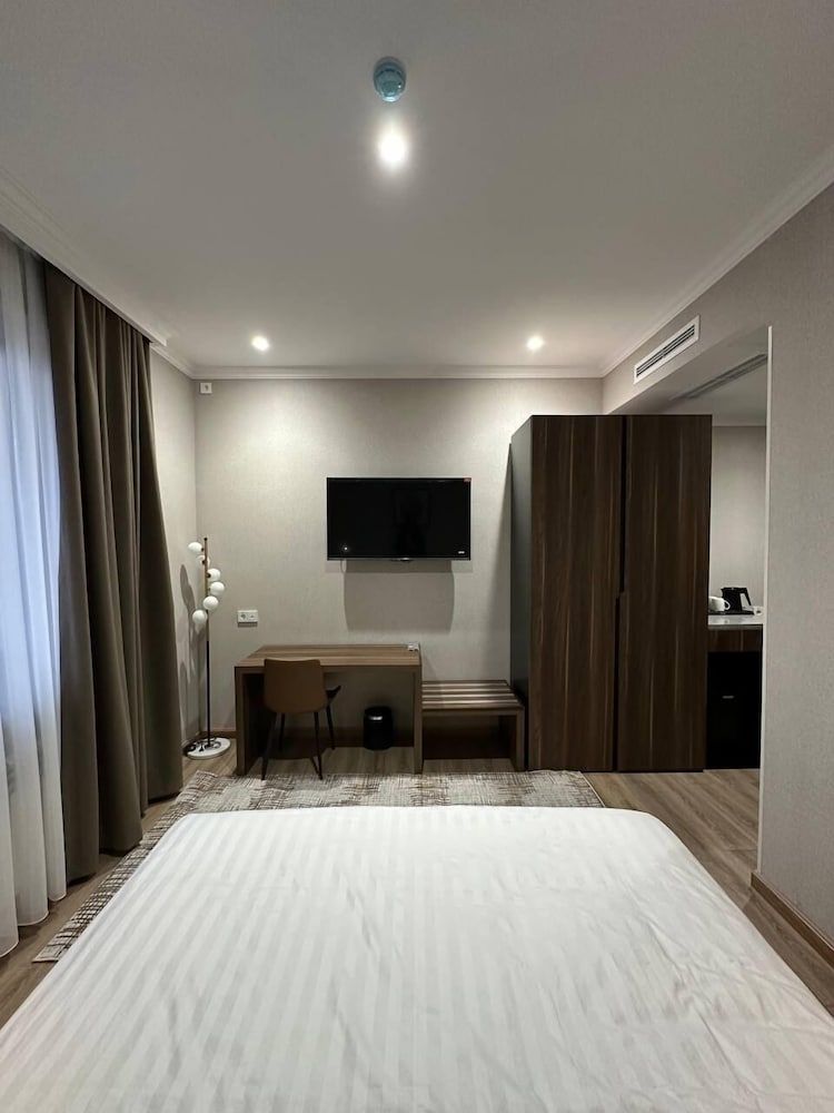 Superior Room, 1 King Bed