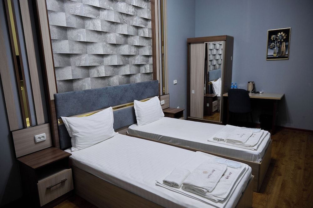 Basic Twin Room