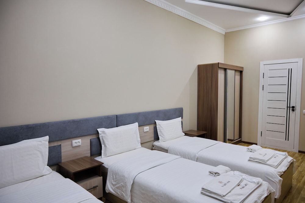 Basic Triple Room