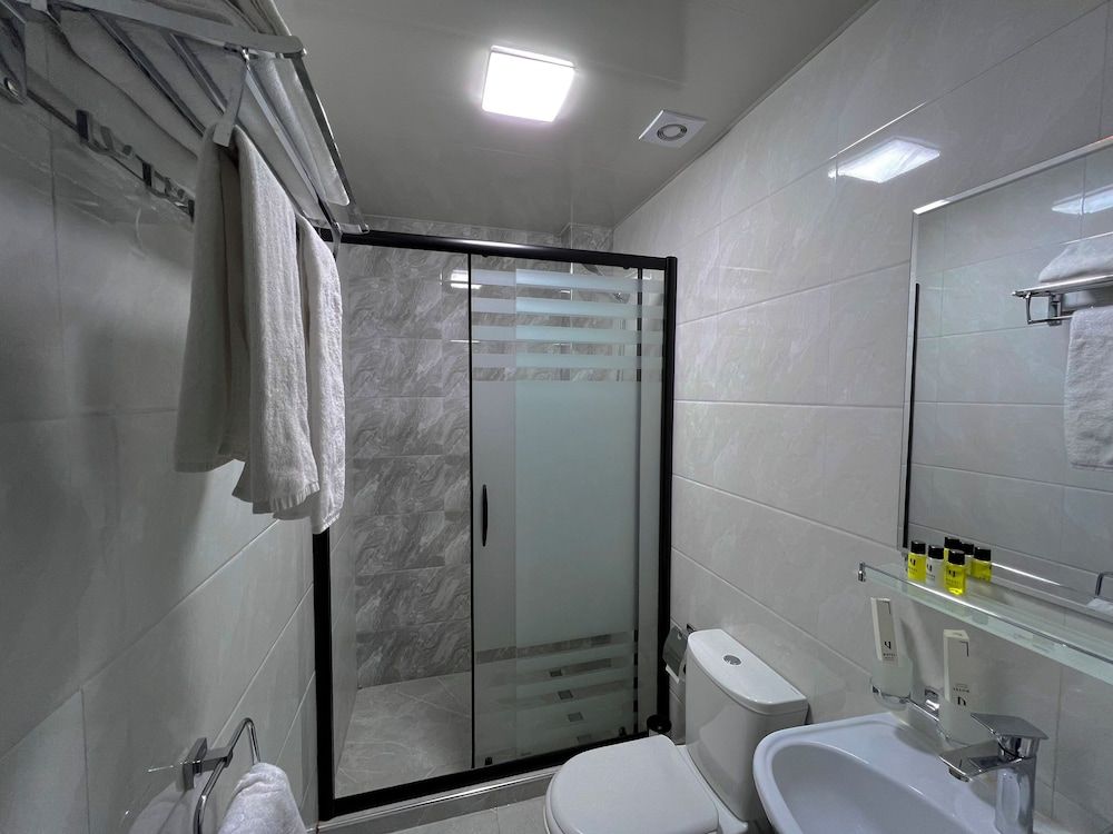 Byond Hotel Deluxe Triple Room 4