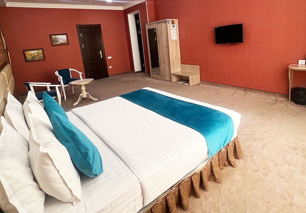 Luxury Suite