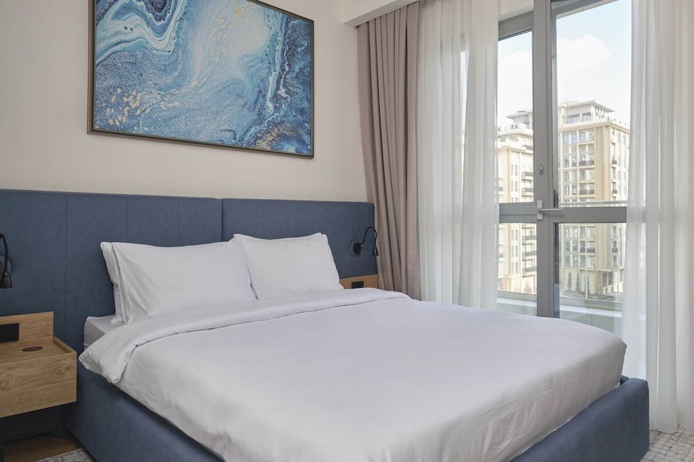 STYLO Residences & Suites One Bedroom Deluxe Apartment 3