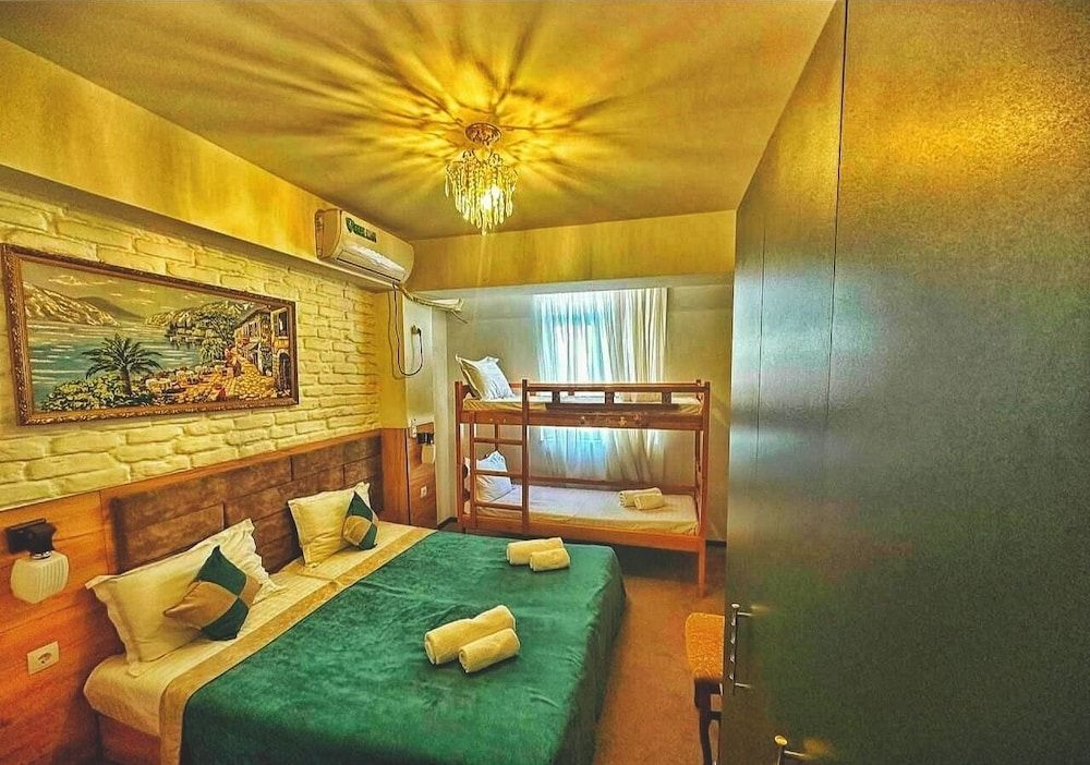 Standard Quadruple Room, City View