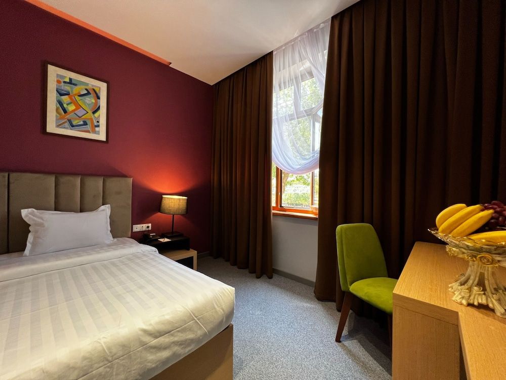 King Plaza Hotel Standard Double Room