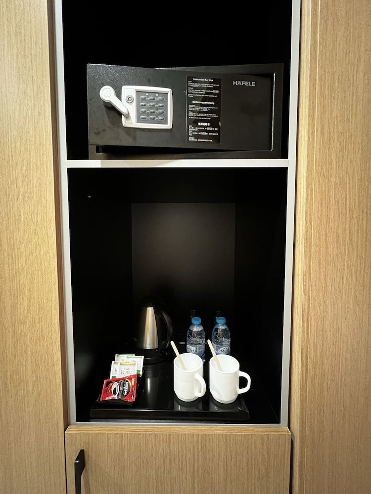 King Plaza Hotel Standard Double Room 12