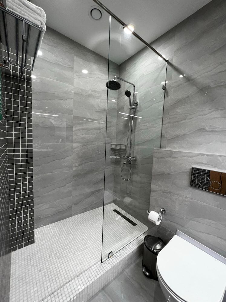 King Plaza Hotel Standard Double Room 9