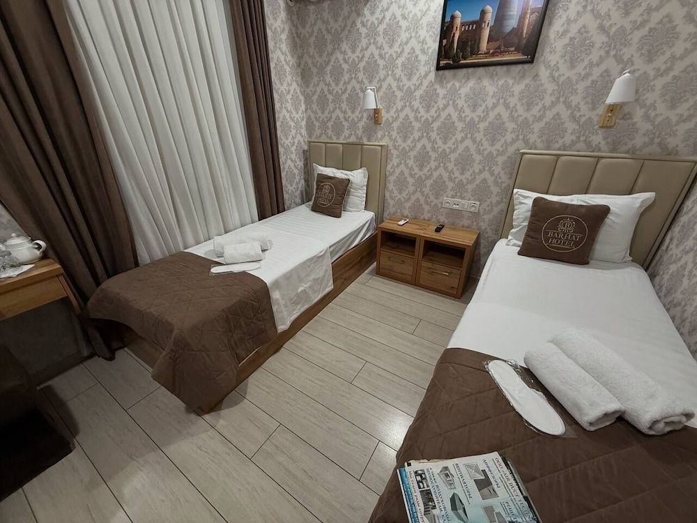 BARHAT HOTEL Family Quadruple Room 8
