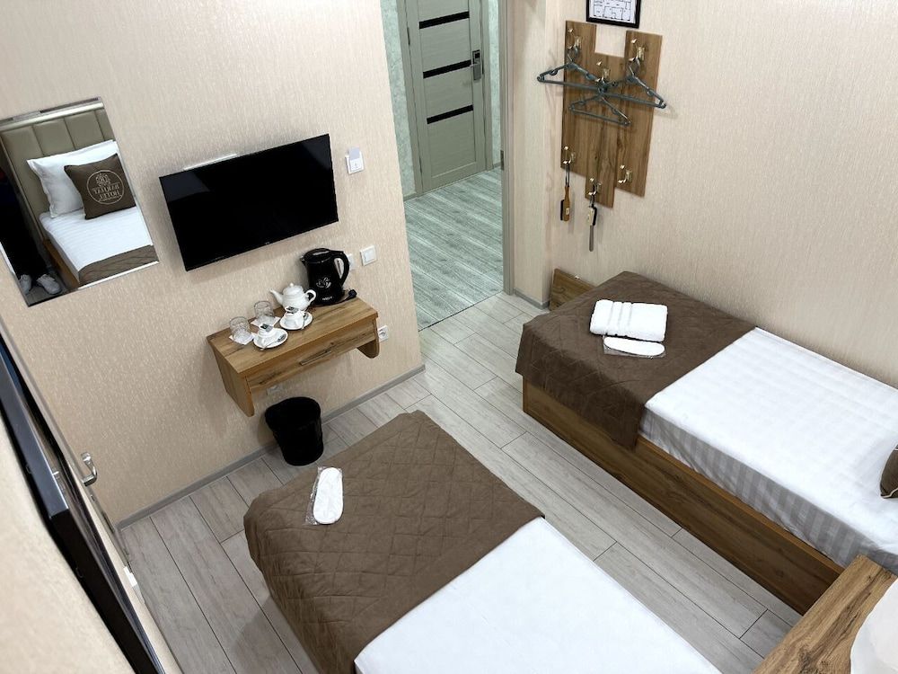 BARHAT HOTEL Basic Twin Room 8