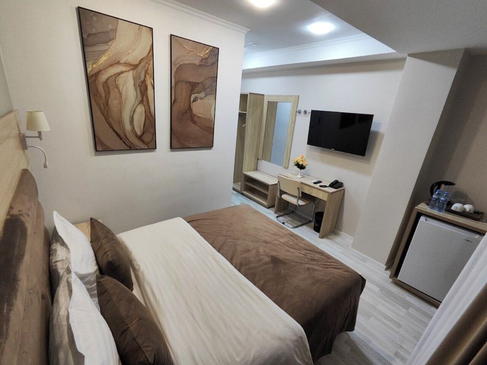 Shosh Modern Superior Single Room