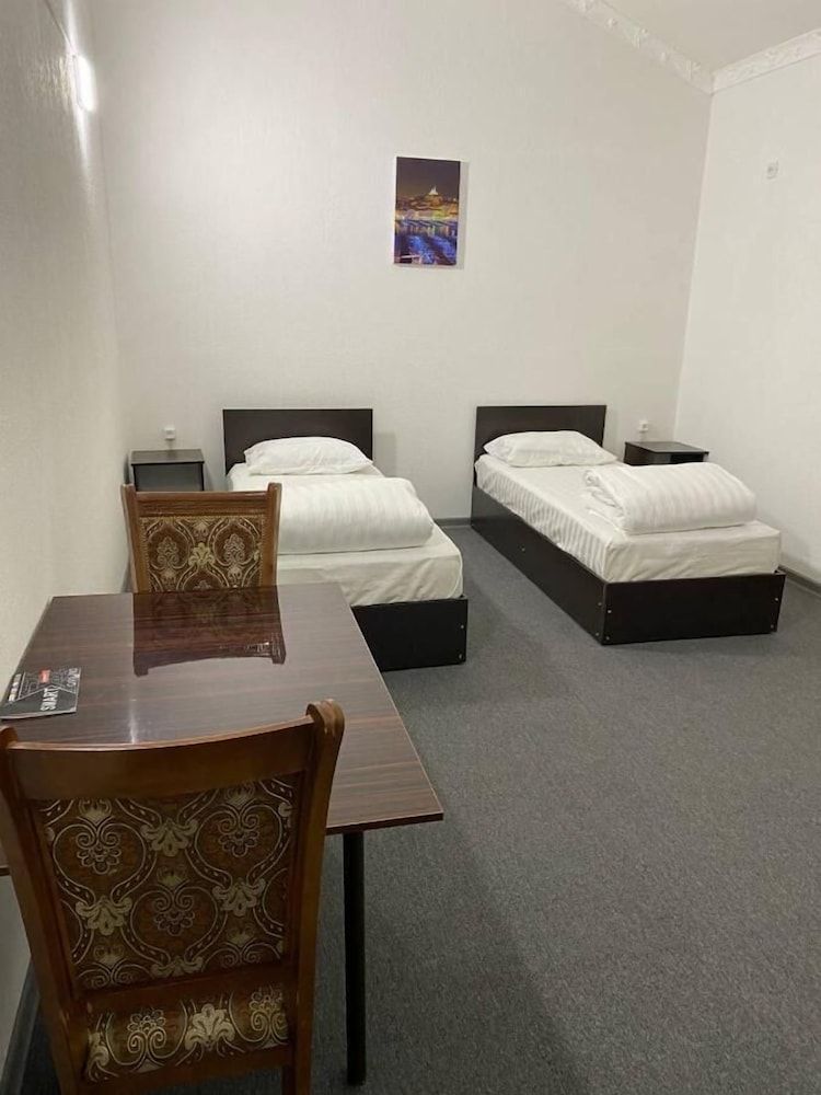 Green Apple Hotel Deluxe Double or Twin Room 2