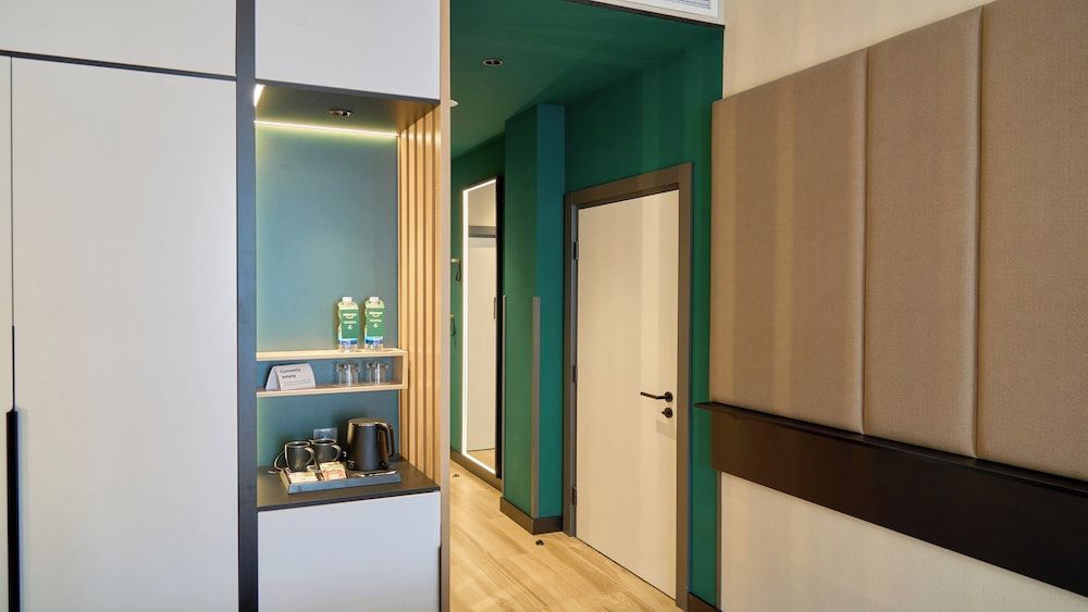 Holiday Inn Tashkent City by IHG Standard Room, 2 Twin Beds, Courtyard View 5