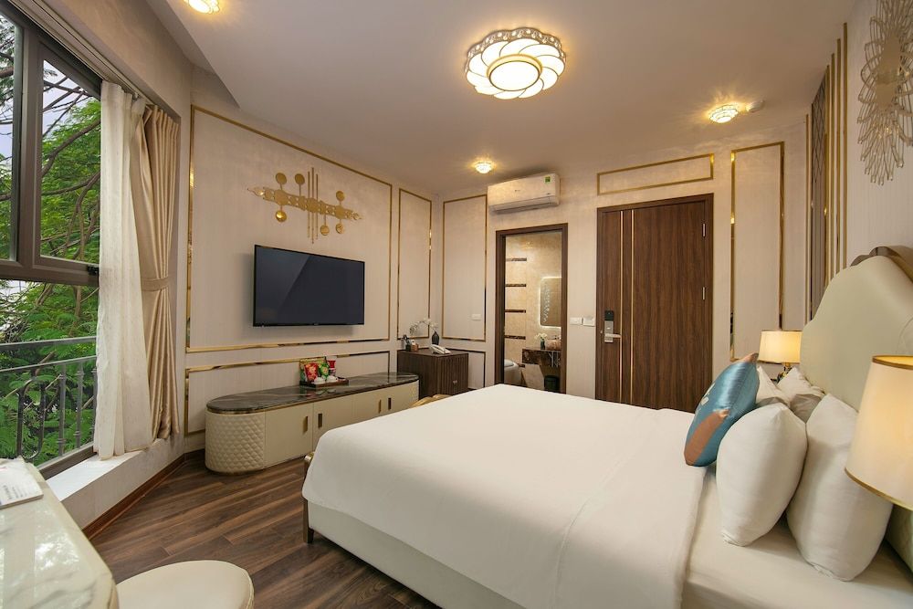 Standard Room, 1 King Bed, Garden View
